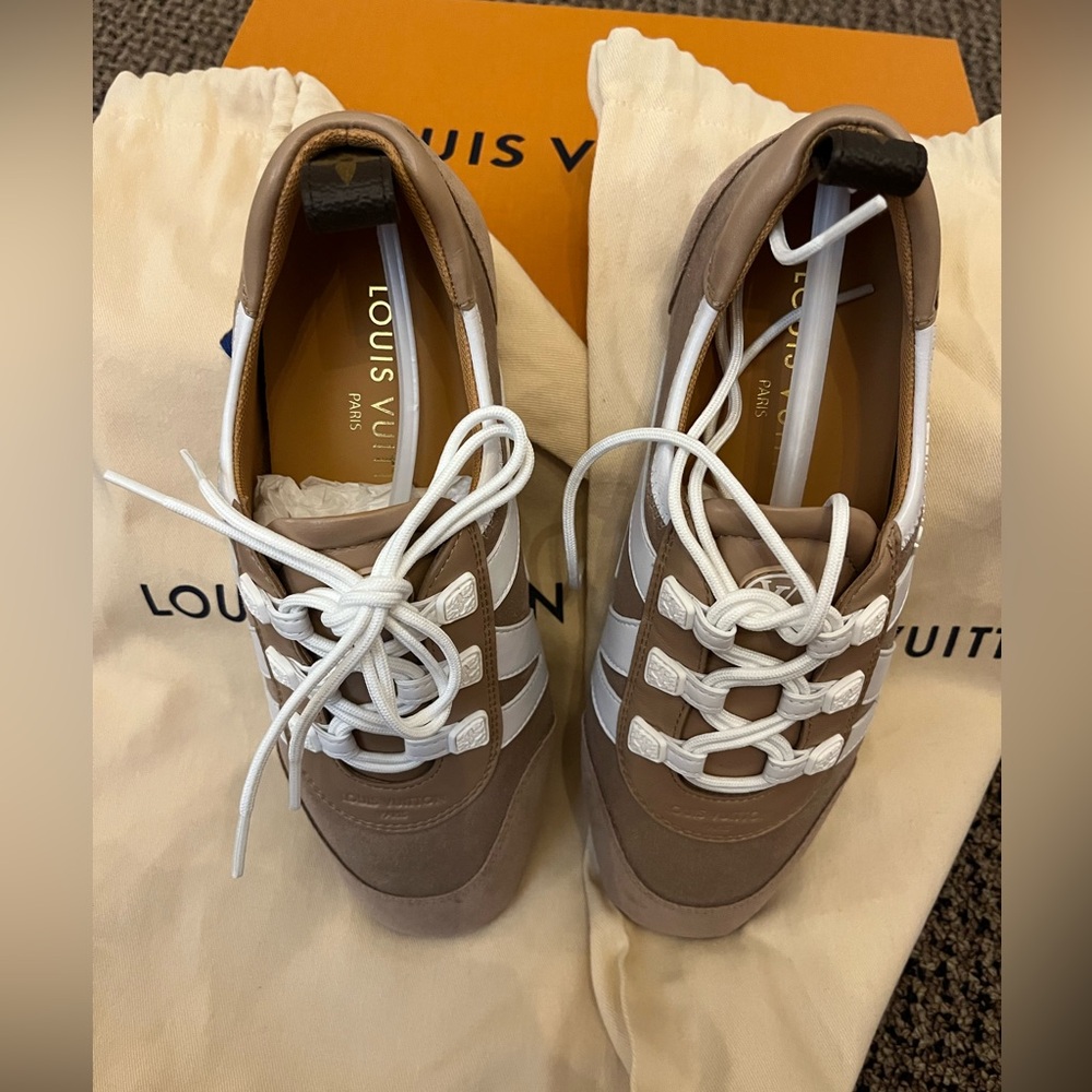Louis Vuitton hazelnut Sneakerinas